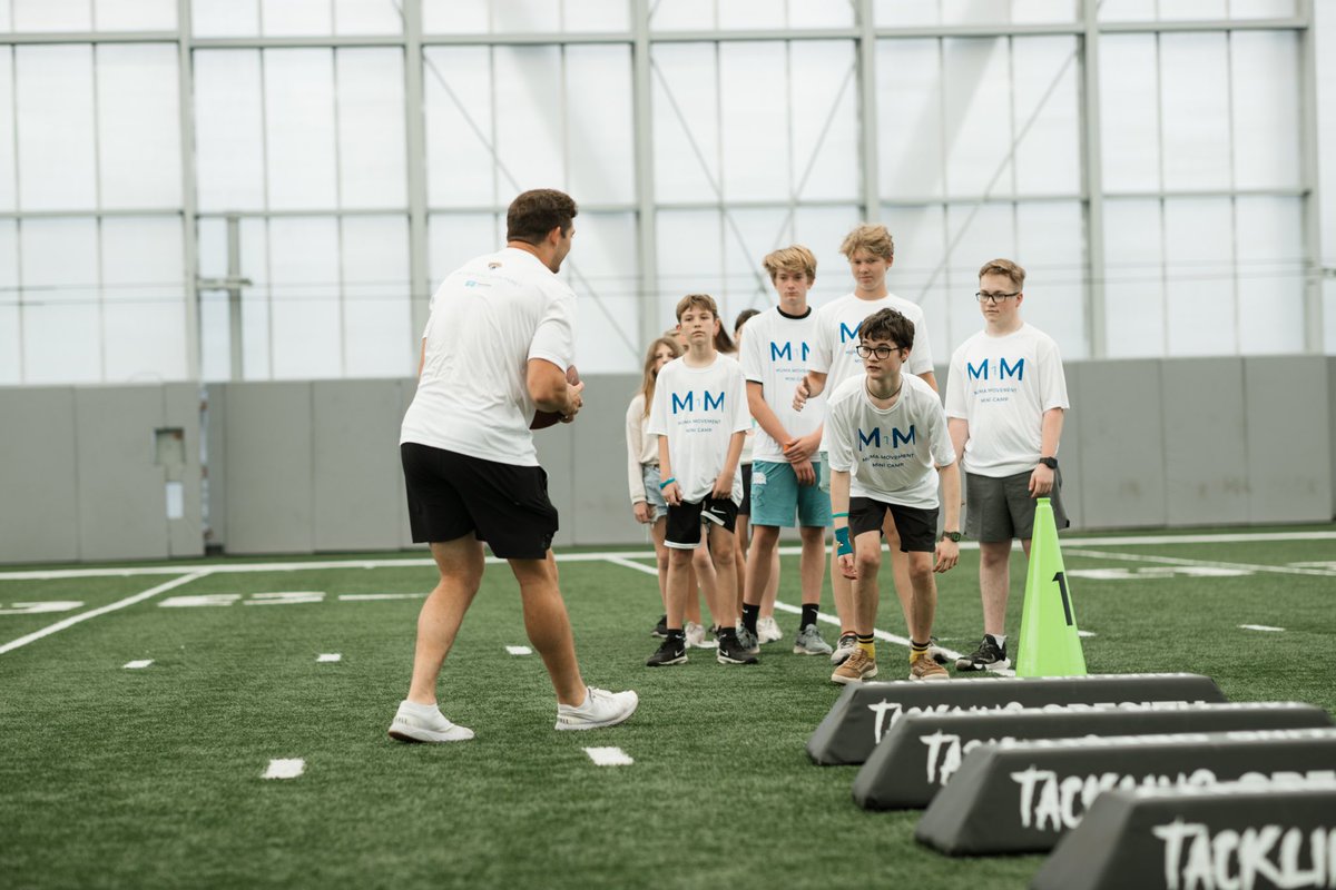 Jaguars LB, @chad_muma, put on his first Muma Movement Mini Camp last week. The event was for children with Type 1 diabetes. Chad was diagnosed with Type 1 diabetes at the age of 13 years old and shared his personal journey to the NFL with all who attended. 💪