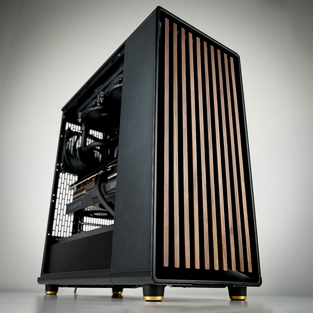 cybertek_fr's tweet photo. 📢 Notre tout nouveau PC Gamer Blackwood est disponible sur notre site https://t.co/cVRj7MGYj3
😍Son design est magnifique avec son boîtier en bois de chez @fractalofficial et ses tuyaux noirs opaques.

#pcgamer #pccustom #watercooling #watercoolingcustom #fractalnorth #cybertek https://t.co/lDsfLWFQHP