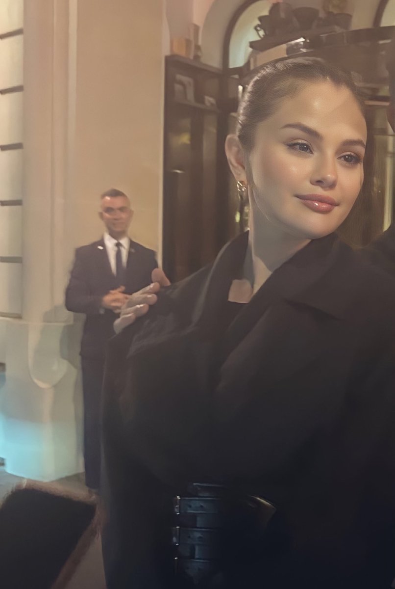 hajare 🇵🇸 on Twitter "selena gomez."