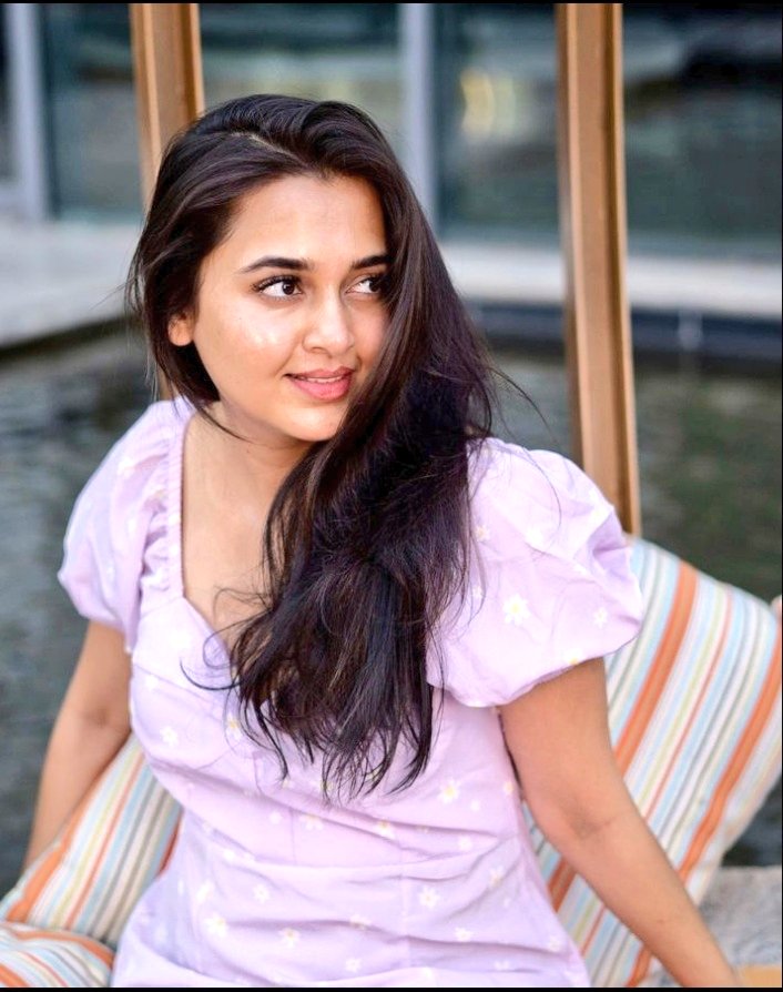 Beautiful inside out @itsmetejasswi ❤

🖇 ~ instagram.com/p/Cttet0Ws4ed/…

#TejasswiPrakash #TejaTroops