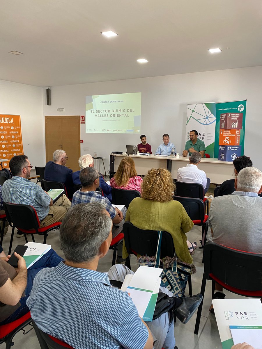 🙋🏻‍♂️ El passat 16 de juny vàrem participar a la jornada empresarial "El sector químic del Vallès Oriental" presentant "l'Estudi del Sector Químic del Vallès Oriental, reptes i oportunitats" <a href="/CCV_ORIENTAL/">Consell Comarcal Vallès Oriental</a> 

#j3b3economics #sectorquimic #analisideterritori #vallesoriental