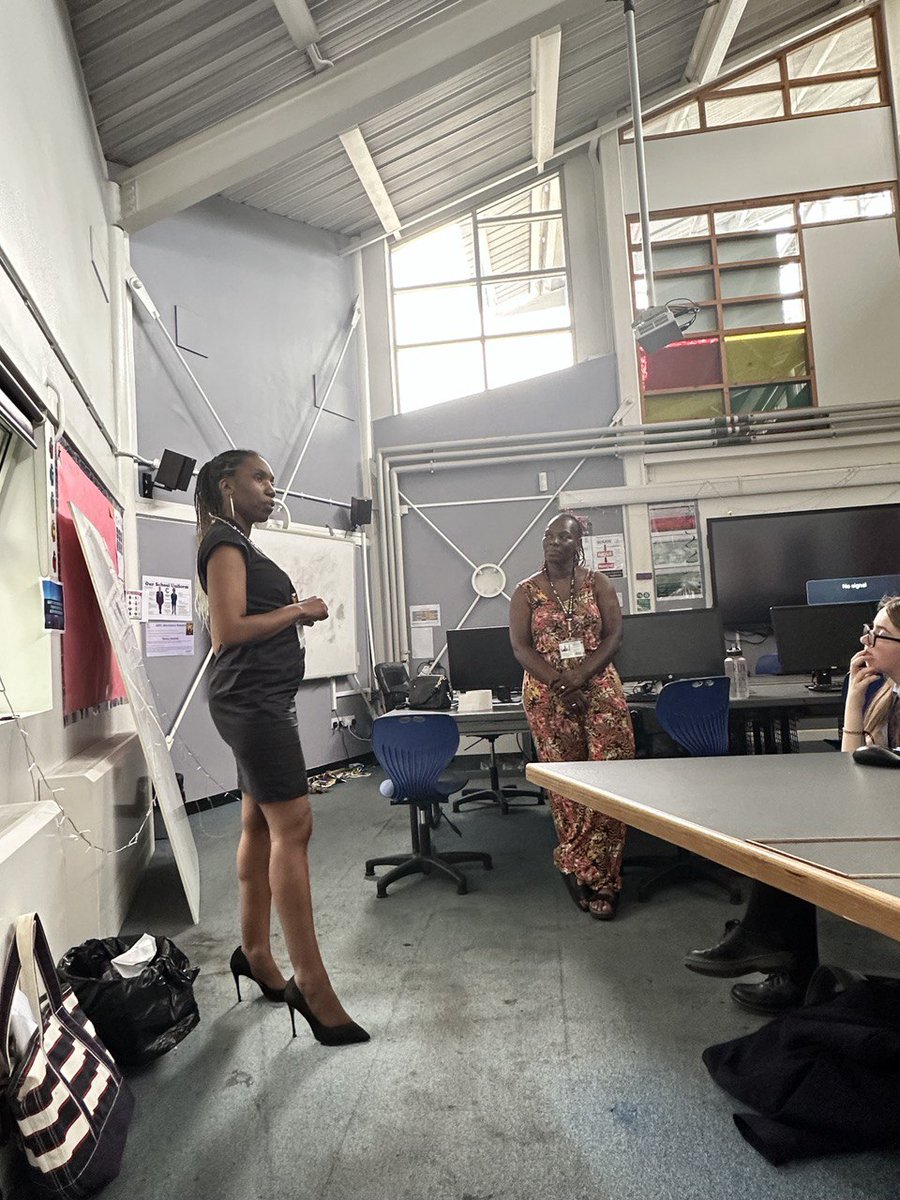 Fabulous conversation last week between midwives Sylvia Owusu-Nepaul & Tanesha Batchelor of @Project_BUMP @bwc_nhs and young healthcare students sharing their research of birthing stories in their community. Thanks to @COREArenaAcad for facilitating this important conversation!