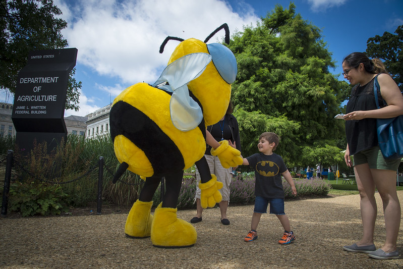 HungryPests's tweet image. Join USDA on Friday, June 23 for USDA’s Farmers Market &amp;amp; Pollinator Exhibit Exposition! Explore pollinator exhibits and learn what you can to protect them during #PollinatorWeek2023!