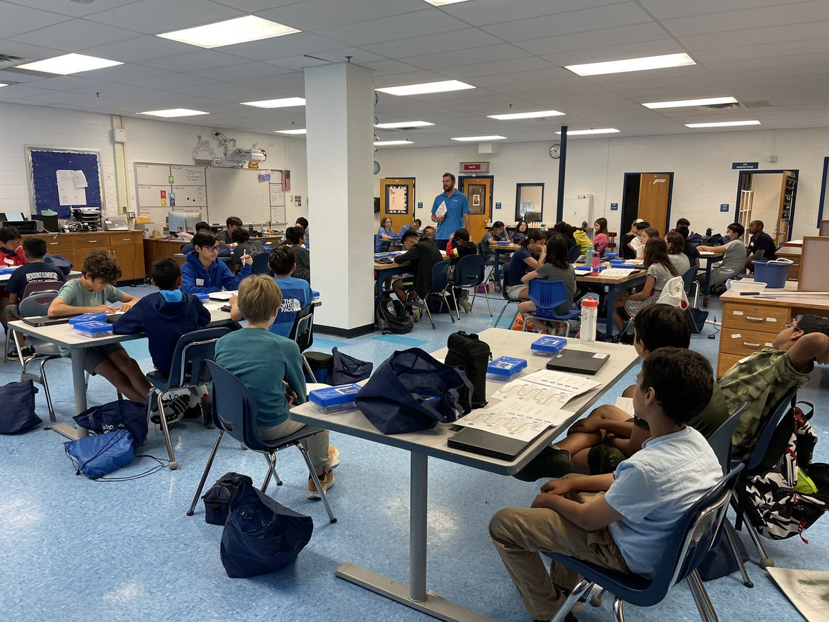 KJMS Makerspace tweet media