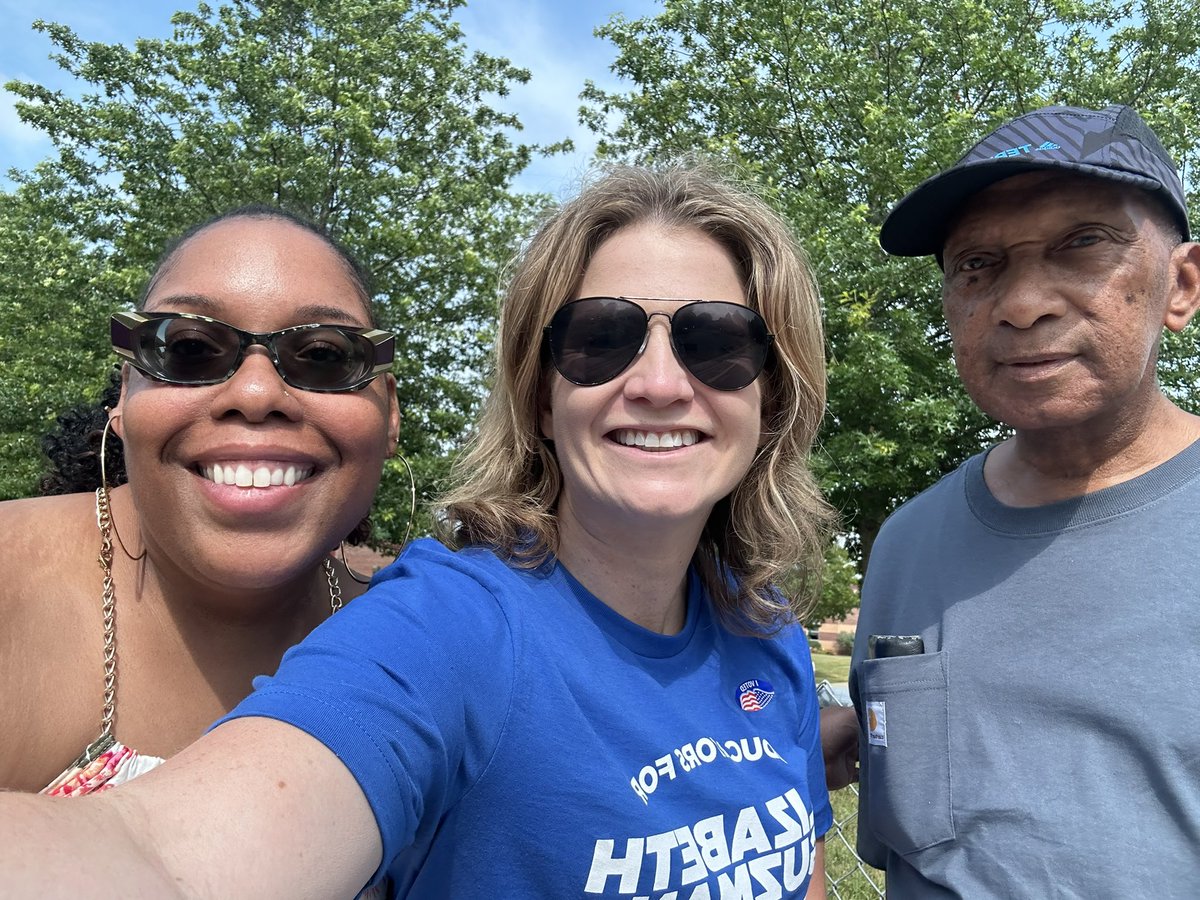 PWEA’s member working in transportation makes it a family affair voting for @Nate4Neabsco and @guzman4virginia!  
Polls open until 7:00 pm. 🗳️