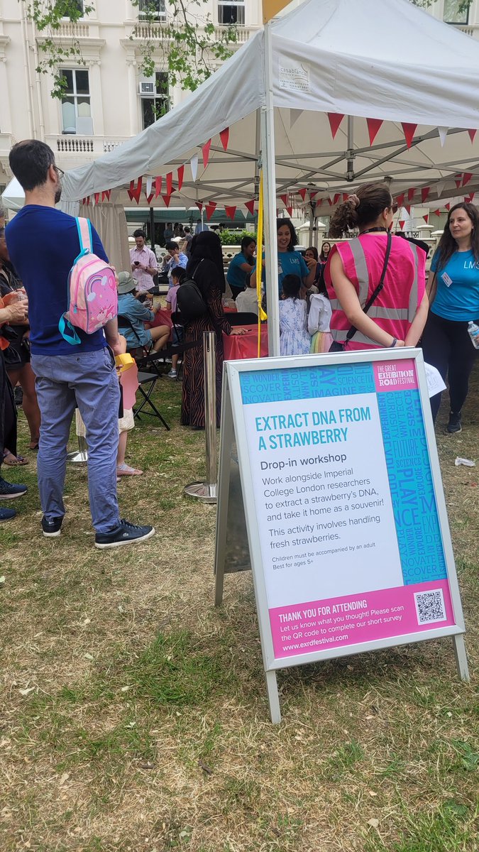 Great Exhibition Road Festival was amazing, one of the biggest #scicomm events I've been to <a href="/ExRdFestival/">Great Exhibition Road Festival</a> <a href="/imperialcollege/">Imperial College London</a>