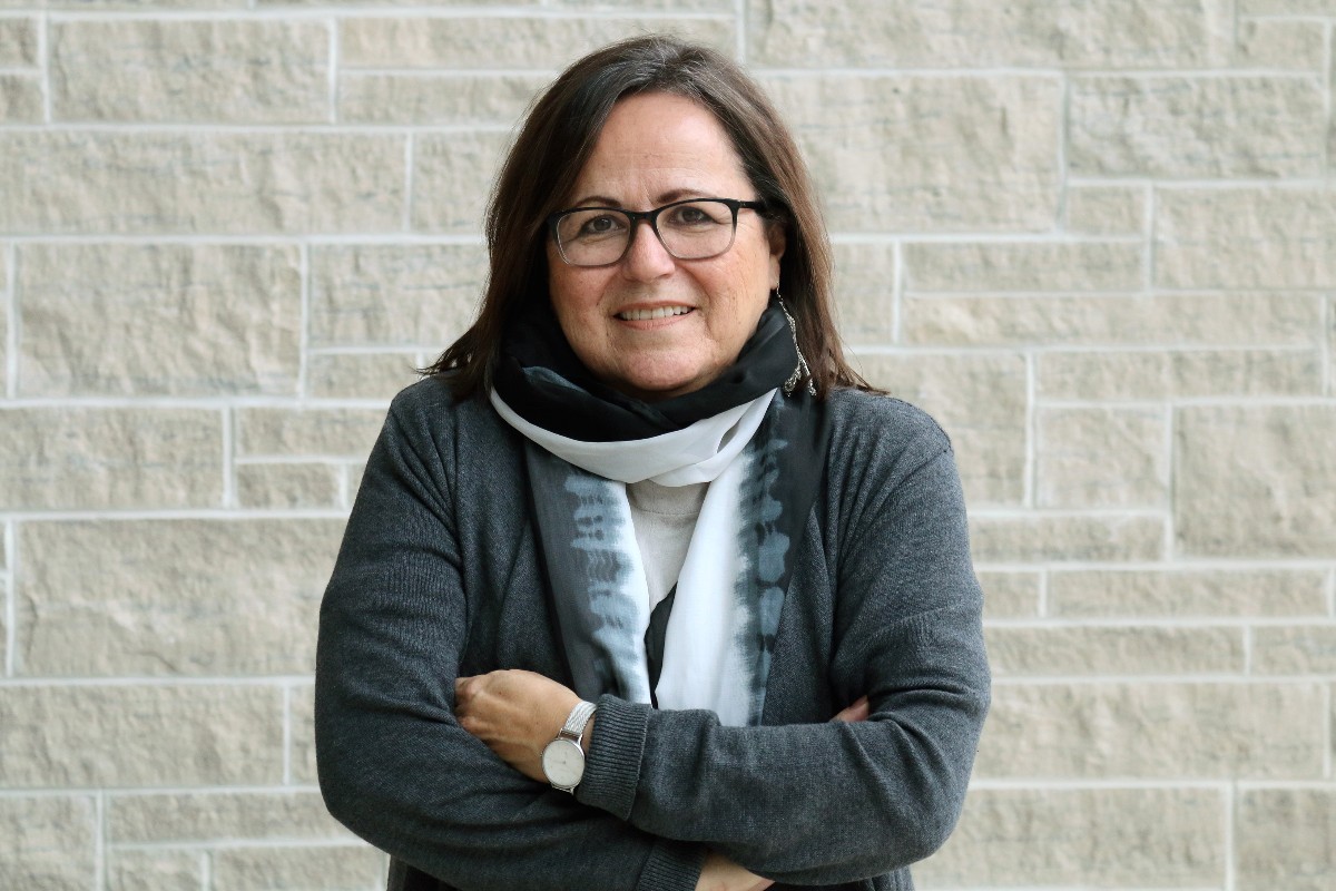 Dr. Bernice Downey @McMasterU is developing a culturally-sensitive curriculum for health care practitioners that focuses on the needs of Indigenous women. cihr-irsc.gc.ca/e/53487.html#a2 #NIHM2023