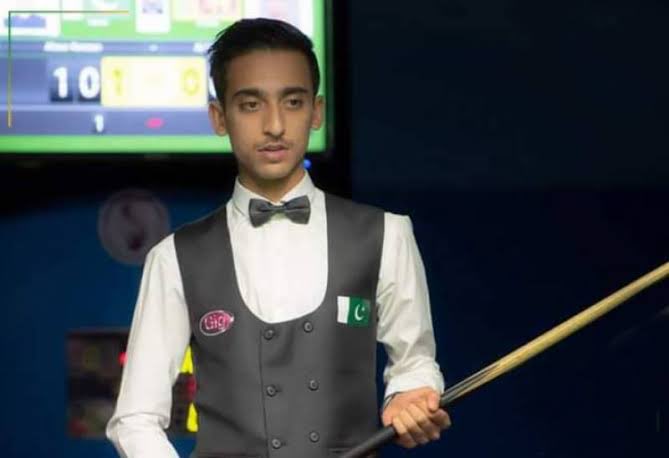 Pakistan's Ahsan Ramzan qualified for the semi-finals of the Asian Under-21 Snooker Championship by defeating his Indian opponent Digvijay Kadian 4-3.