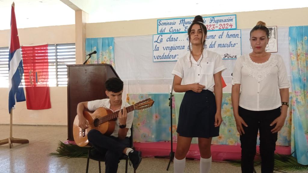 El municipio espirituano de Yaguajay inicia el Seminario de Preparación del curso escolar 2023/2024. Vamos por un curso superior, para ello pondremos manos y corazón. #SanctiSpíritusEnMarcha , <a href="/DeivyPrezMartn1/">Deivy Pérez Martín</a> , <a href="/FrankOsbel/">Frank Cañizares Rodríguez</a> , <a href="/barreto_nt/">NTBarreto</a>, <a href="/ElainePlasenci1/">Elaine Plasencia</a>