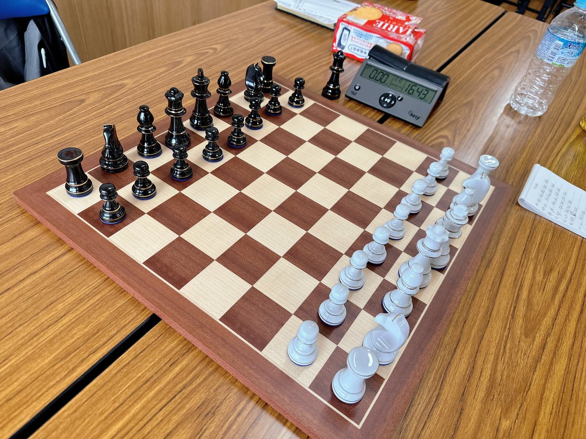 先週末に九州チーム選手権に熊大チェスクラブも参加しました。
成績は6位と8位で高くはないですが、皆に良い経験になったと思います！
主催してくれた伊万里チェスクラブの方々には感謝します☺️