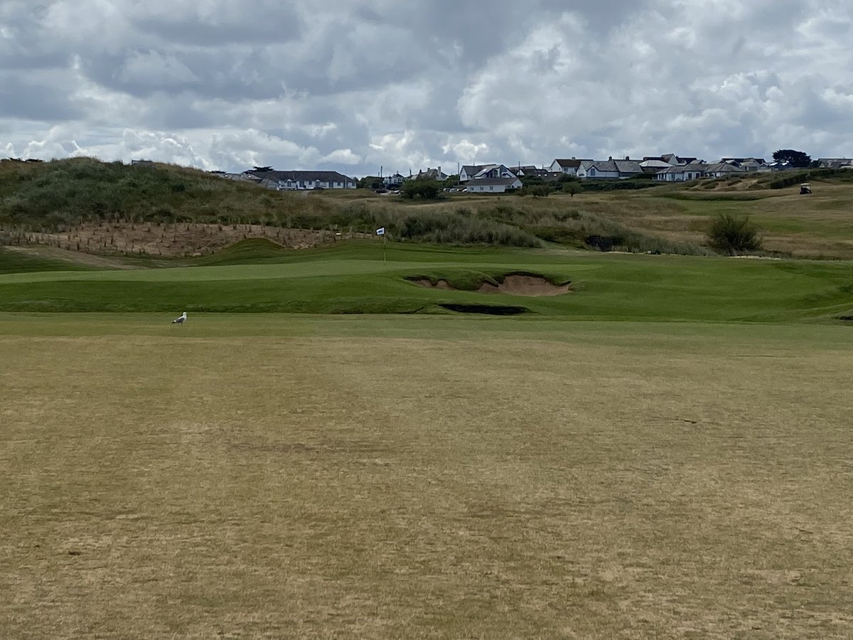 SkyCaddieSteve's tweet photo. Lovely drive down the coastline to @TrevoseGC , always a pleasure to revisit, huge thanks to Gary & the team for the heads up on the latest changes , now all updated & ready for all @SkyCaddie players to update their devices #proactiveupdating #groundmapping https://t.co/u8CTXguzt6