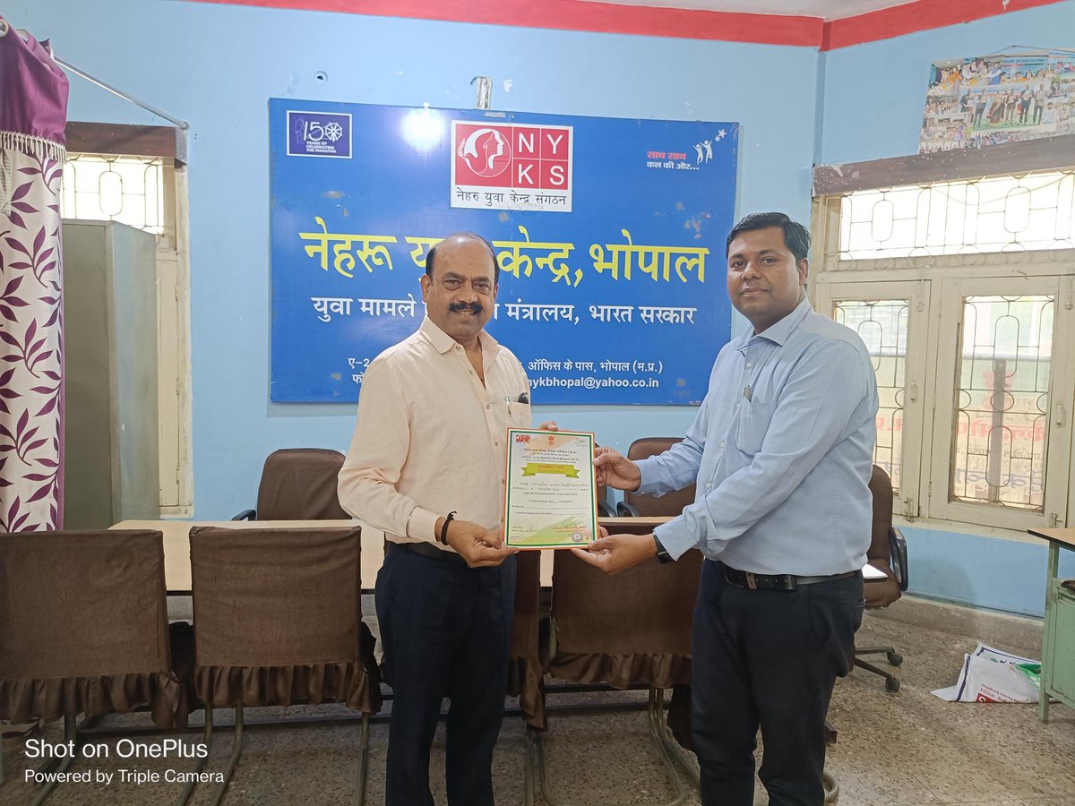 EMBED team appreciated by State Director NYKS at Bhopal, Got certificate from NYKS for support in events and continuous serve a social mobilization with youths. 

PC- Santosh

@sksomya @rajesh_amh @santoshbhargav2