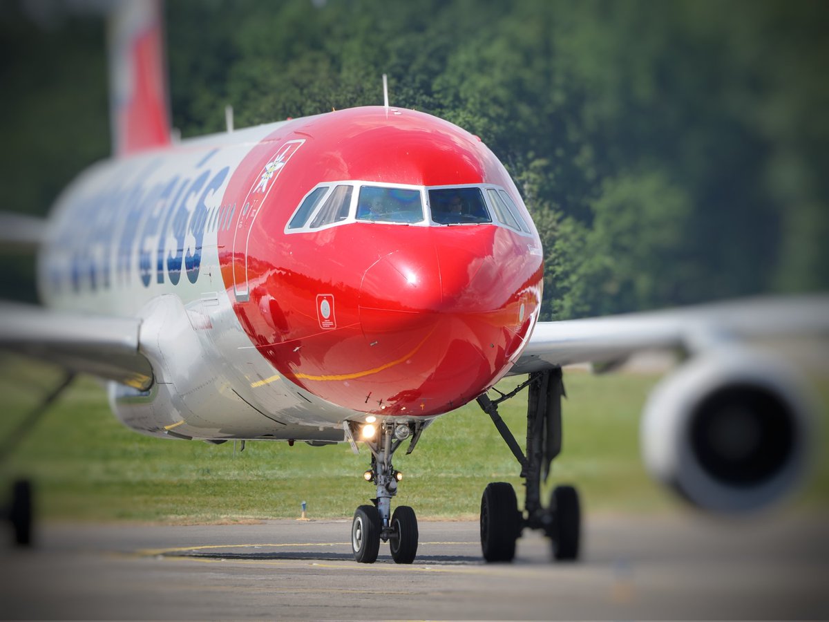 BrunoLauper's tweet photo. Zurich Airport 16.06.2023
•
#hbihy #a320 #edelweissair #flyedelweiss #tiltshift #tiltshifteffect #miniatureffekt
#snapseed #zonewest #crosswind #crosswindlanding #Runway28
#Planespotting
#lumix100300 #OM1 #OMSystem #rümlang
#ZRH #ZurichAirport #AviationAction #aviation https://t.co/PmislTfWN8