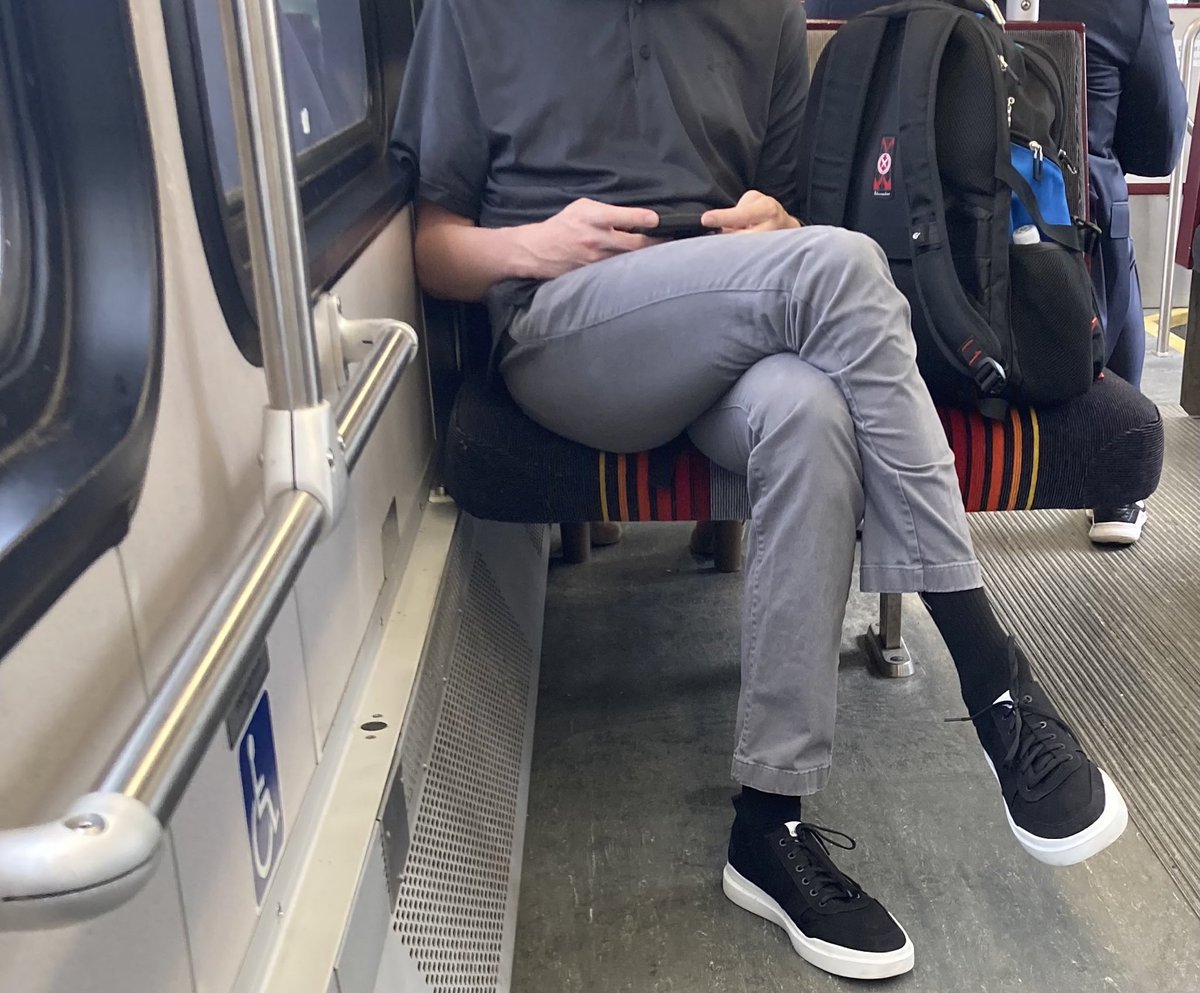 OverSharerRTD's tweet photo. #ImportantBag https://t.co/lezk5G0En0