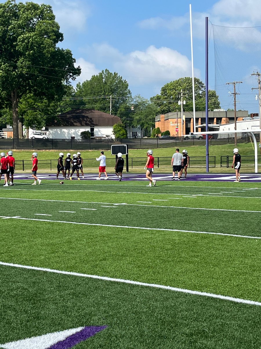 JmcssA's tweet photo. 🏈South Side High School 
Four teams participating in 7 on 7 action today. Teams include our Hawks, Milan, USJ, and McKenzie. 
#itsagreatdaytobeahawk
@SSHSHawks 
#winning 
@AatuckerAnita https://t.co/CvJxFMeyIG