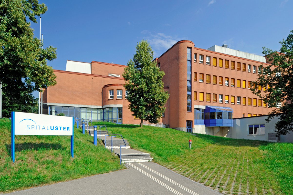 Entlassungen am Spital Uster
Am  Spital Uster werden 20 bis 25 Stellen abgebaut. Dies teilte CEO Andreas  Greulich der Belegschaft am Dienstag in einem Schreiben mit. Als  weitere Massnahme verhänge das Spital einen Einstellungsstopp.
zuerich.vpod.ch/news/2023/2023…