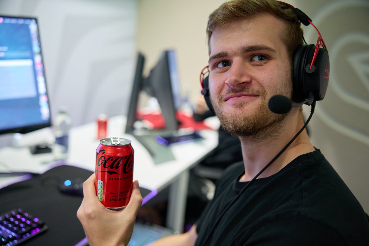 guildesports's tweet photo. Throwback to the great time we all had at #GuildRushUK ๐ฅ๐
@CocaCola_GB https://t.co/ASs4j25I41