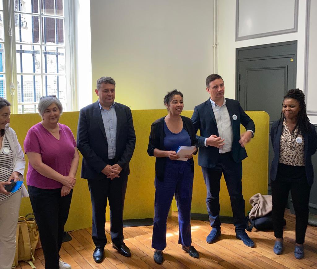 afafgabelotaud's tweet photo. Les 4 @ZeroChomeurLD de @Paris rue de Rivoli 🤩
L’inauguration de l’expo «L’ambition partagée : zéro chômeur de longue durée» avec ceux qui font vivre #TZCLD permet de célébrer le travail accompli &amp; de nous rassembler autour de notre but commun: la fin de la privation d’emploi ! https://t.co/EShIY7B4xd