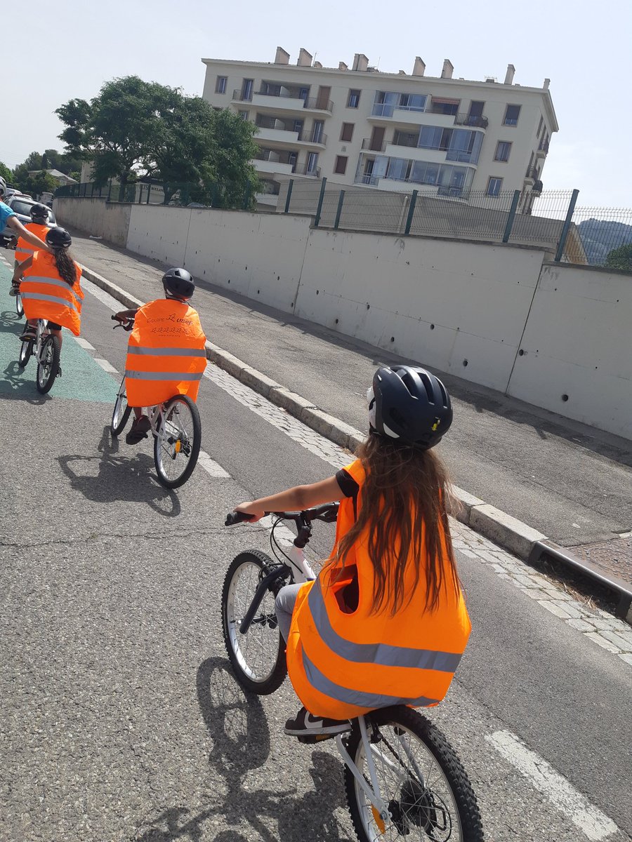 UsepTreize's tweet image. P tit tour #usep13  
Dans le cadre de la #citééducative  nord , 6 classes des écoles  Barnier,hlmperrin et plan d aou ont validé le bloc 3 
 Félicitations à tous