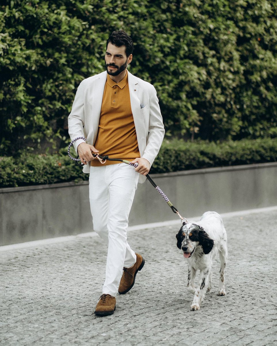 karenMeli1982's tweet photo. El fotógrafo #KayraSercan compartió estas hermosas fotografías 📷 en su cuenta de Instagram de nuestro Rey 👑#AkinAkinözü🔥😍 junto a #Domino 🐕‍🦺con la pequeña nota: AkinAkinözü Shooting 🤘 https://t.co/W5HJLJkFsi