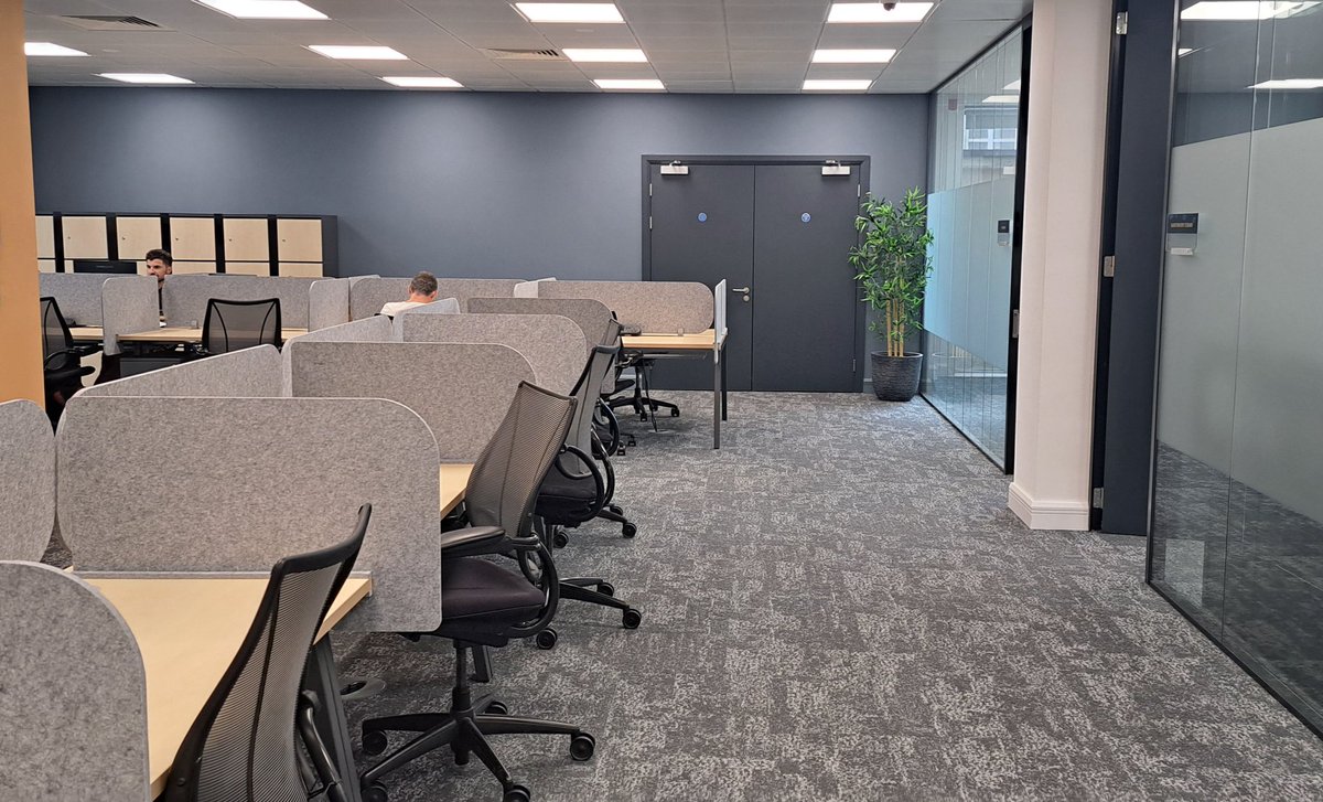 TheGlasshouses tweet media