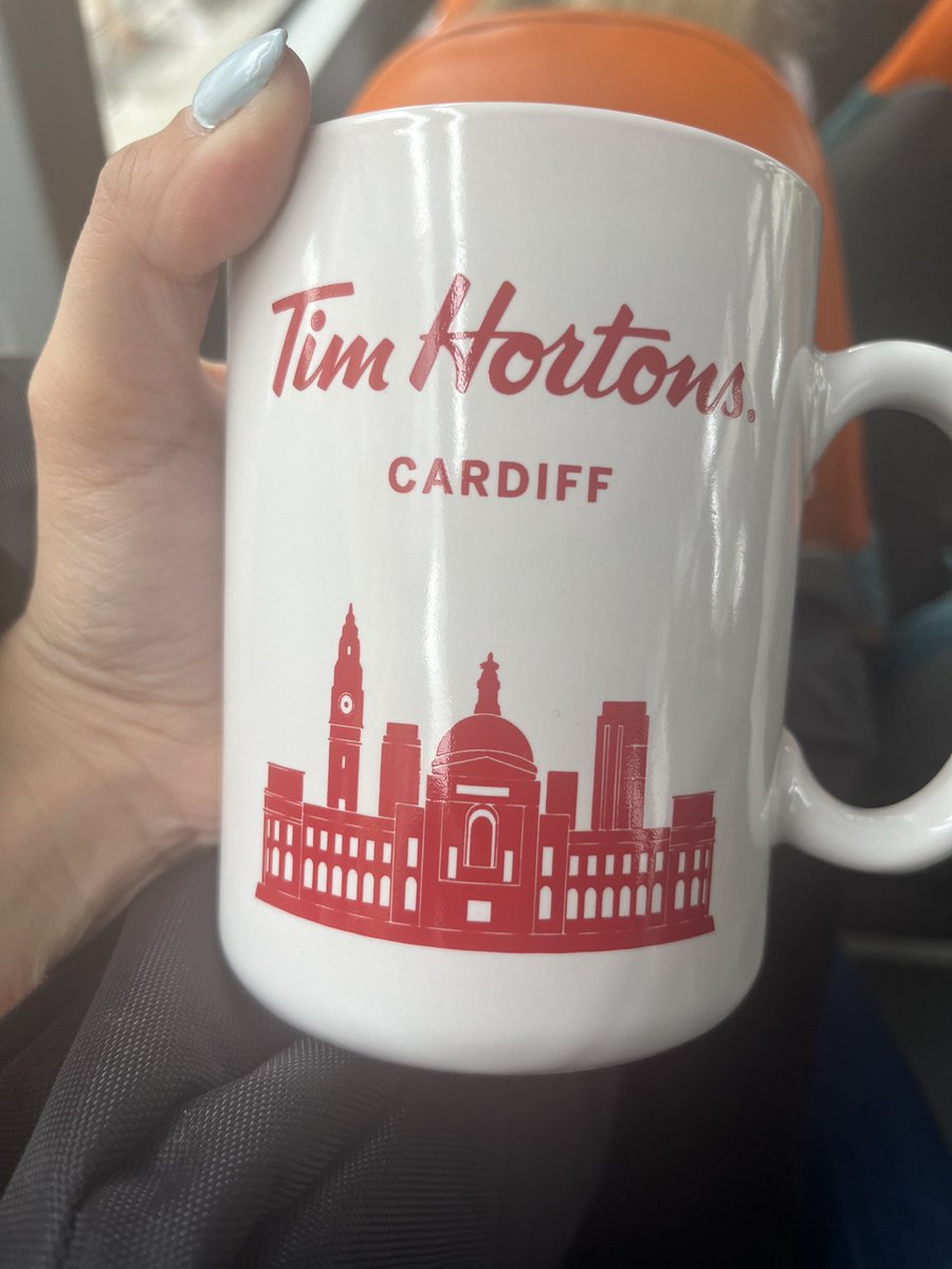 I bought coffee and breakfast for a homeless guy this morning and @TimHortons gave me this mug as a gift 🥹