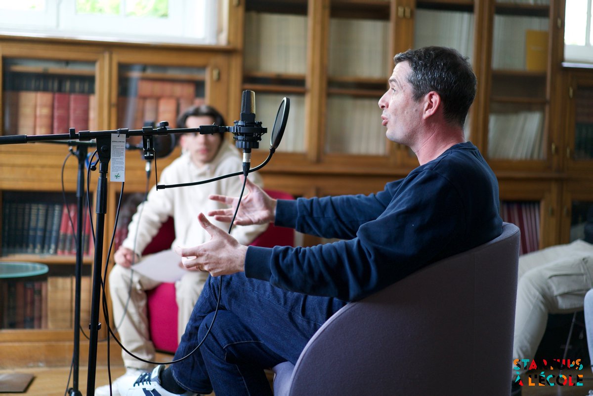 Sur cette après-midi, les élèves de 1ère STMG du lycée Jean Baptiste Poquelin se sont rendus à <a href="/Agoranov_innov/">Agoranov</a> pour enregistrer leur épisode de podcast sur l' #aventure entrepreneuriale avec Paul Rinaudo, fondateur de <a href="/AdlinScience/">ADLIN Science</a> 🎙️