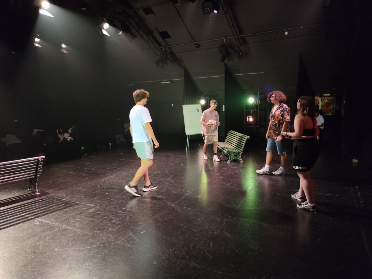 teatreprincipal's tweet photo. 🔴Hem presentat en roda de premsa les nostres propostes #educatives 2023/24 ⚡ Com a #novetat, tindrem tutories de #dansa!
També farem una nova edició de #TutoriesTeatrals Avui han començat a actuar al Principal alguns dels alumnes d'aquest programa👉 https://t.co/JXx7NEw4uX https://t.co/HN7FofsKsF