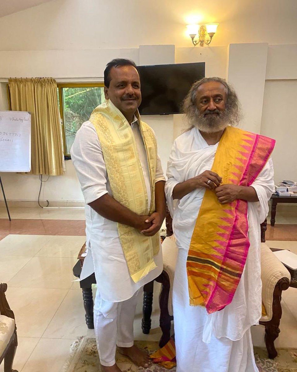 utkhader's tweet photo. Sharing highlights ! Received the blessings of @SriSri Ravi Shankar Ji , A spiritual leader &amp; an ambassador of peace &amp; human values at his Ashram the Art of Living International Centre in Bengaluru earlier today. https://t.co/wpzE1L61AT