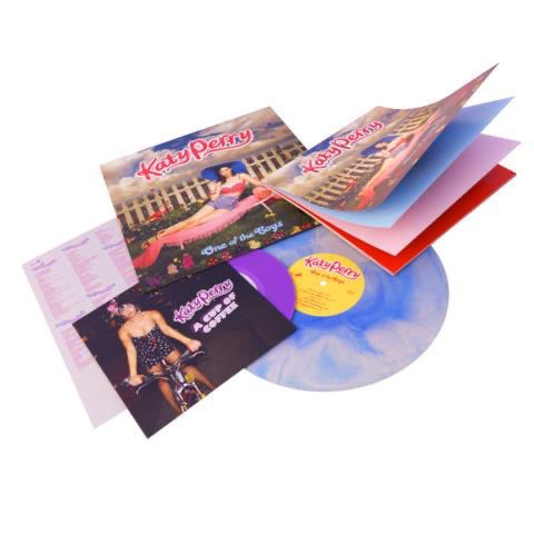 katyperrybr's tweet photo. Novas fotos do boxset especial que será lançado por Katy Perry em comemoração ao aniversário de seus 3 primeiros álbuns. https://t.co/8Wbpx25Jpl