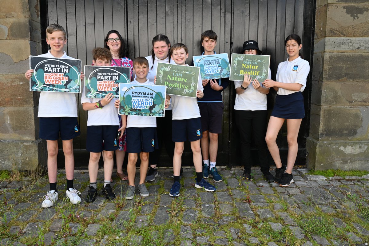 A HUGE thank you to everyone who added your voice - it was so inspiring to meet so many of you during #GreatBigGreenWeek and our #GreenTour of Wales.
@starchsch @TheCCoalition