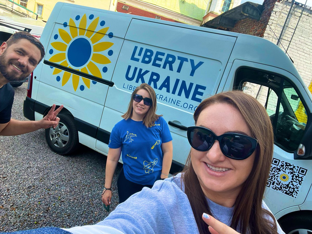 TonyaLevchuk's tweet image. Despite a sleepless night in Lviv 🇺🇦, our team eagerly arrived at the office early this morning to pack another large shipment for the front lines 💪🏻🇺🇦💙💛
Alongside @okeanelzy, @s_vakarchuk, and @LibertyUkraineF, we successfully raised funds during the OE #helpforukraine tour…