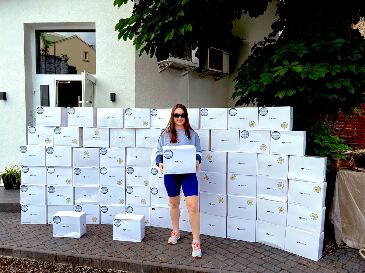TonyaLevchuk's tweet image. Despite a sleepless night in Lviv 🇺🇦, our team eagerly arrived at the office early this morning to pack another large shipment for the front lines 💪🏻🇺🇦💙💛
Alongside @okeanelzy, @s_vakarchuk, and @LibertyUkraineF, we successfully raised funds during the OE #helpforukraine tour…