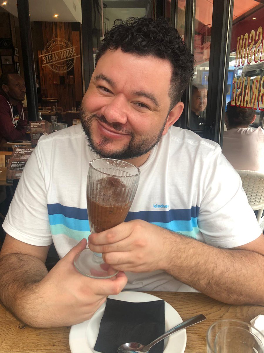 Sol em Sagitário, Asc em Capricórnio, Lua em Câncer.