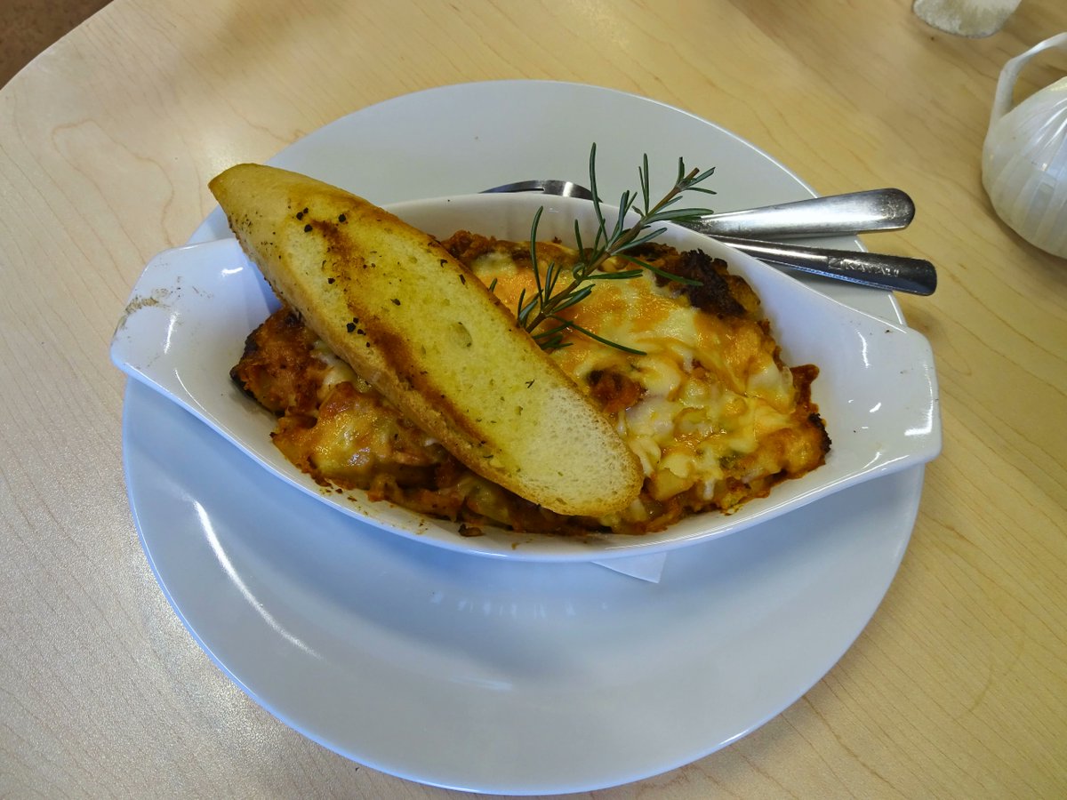 ManuelsRiver's tweet photo. #staffpicks
Justin's gut feeling this week is the vegetarian lasagna! 🍝 Would you try it?
Visit Riverside Café and let us know what your favourite menu items are!
#Food #foodie #exploreNL #discovermanuelsriver #explorecbs https://t.co/7s1KLsld33