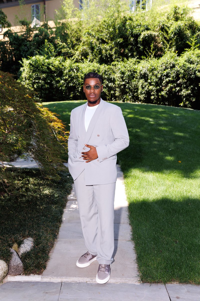 armani's tweet image. Roberta Armani welcoming the special guests of the SS24 Men's Giorgio Armani show in Via Bergonuovo. ⁣

Credits: German Larkin

@JohnBoyega #markstrong #francescoscianna #gabrielemuccino