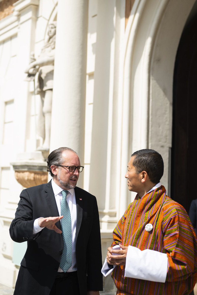 a_schallenberg's tweet photo. Very friendly meeting and open talks with @PMBhutan Lotay Tshering. We will continue and foster our partnership with #Bhutan by strengthening our bilateral economic ties, i.a. in green tech and clean energy. https://t.co/xwb15f2unH