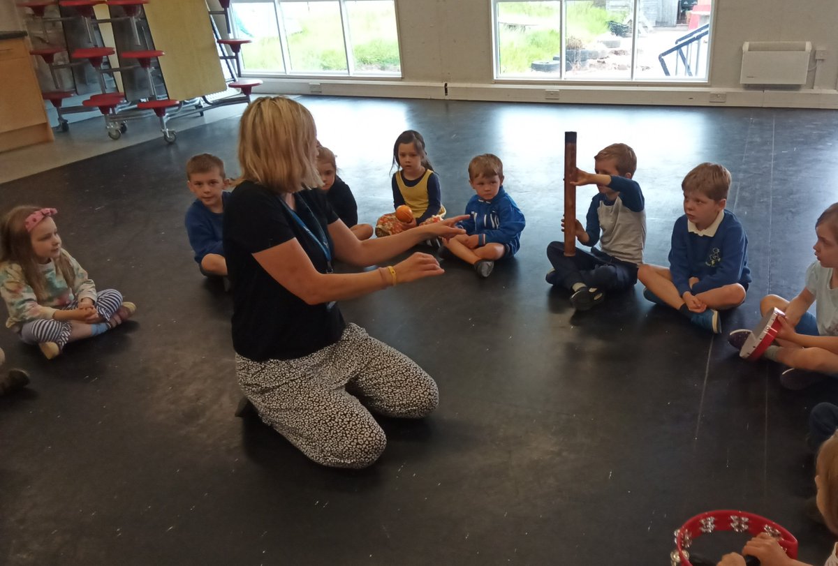 WBarnsNursery's tweet photo. An opportunity to meet Miss Fletcher and participate in a music session. 
#enhancedtransition #preperationsforP1 #meetingourkeyadults #gettingitrightforme https://t.co/29hJtBbVpS