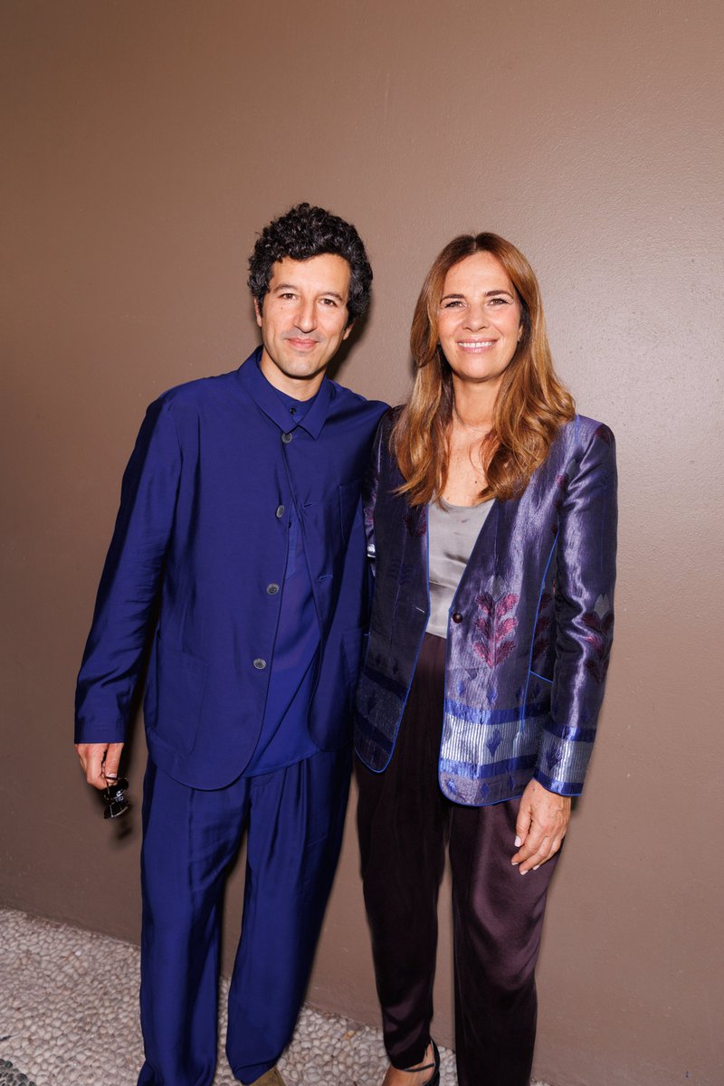armani's tweet image. Roberta Armani welcoming the special guests of the SS24 Men's Giorgio Armani show in Via Bergonuovo. ⁣

Credits: German Larkin

@JohnBoyega #markstrong #francescoscianna #gabrielemuccino