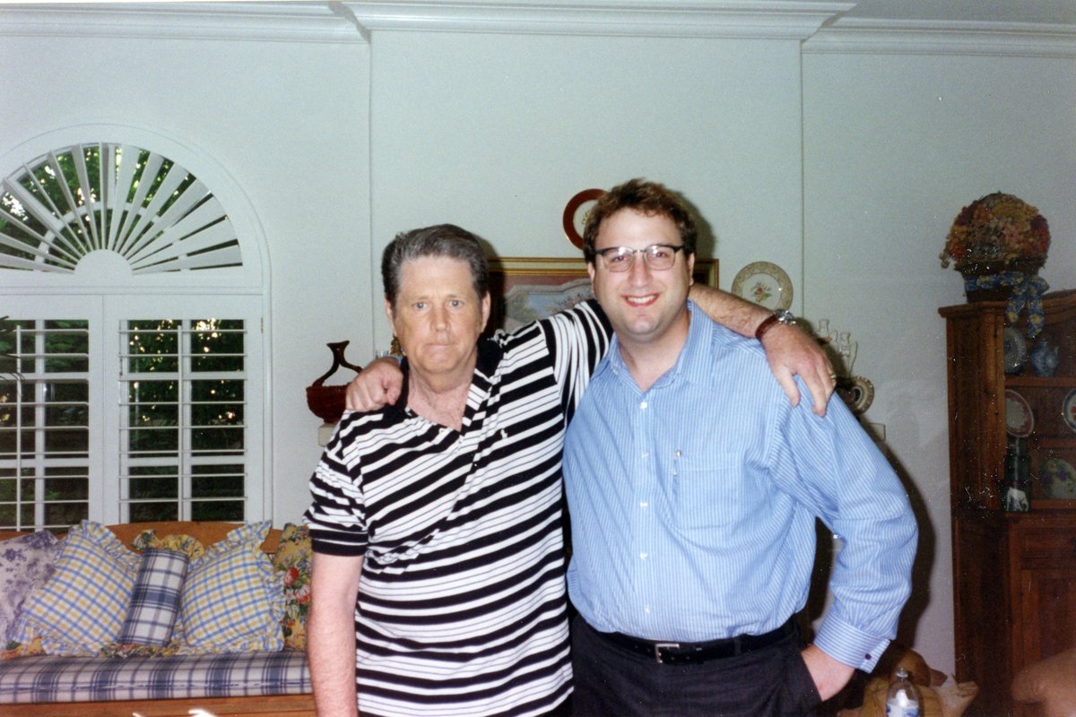 It's Brian Wilson's birthday! Happy 81st to America's most important songwriter. Shown here in his home with The Lilacs @KenKurson in 1998.