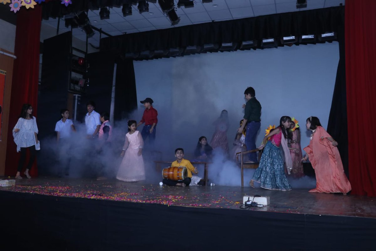 पूरे ज़ोर शोर से तैयारी करने के बाद देखिए कैसे उधम मचा रहे हैं बच्चे रंगमंच पर! #delhigovt #mastikipathshala