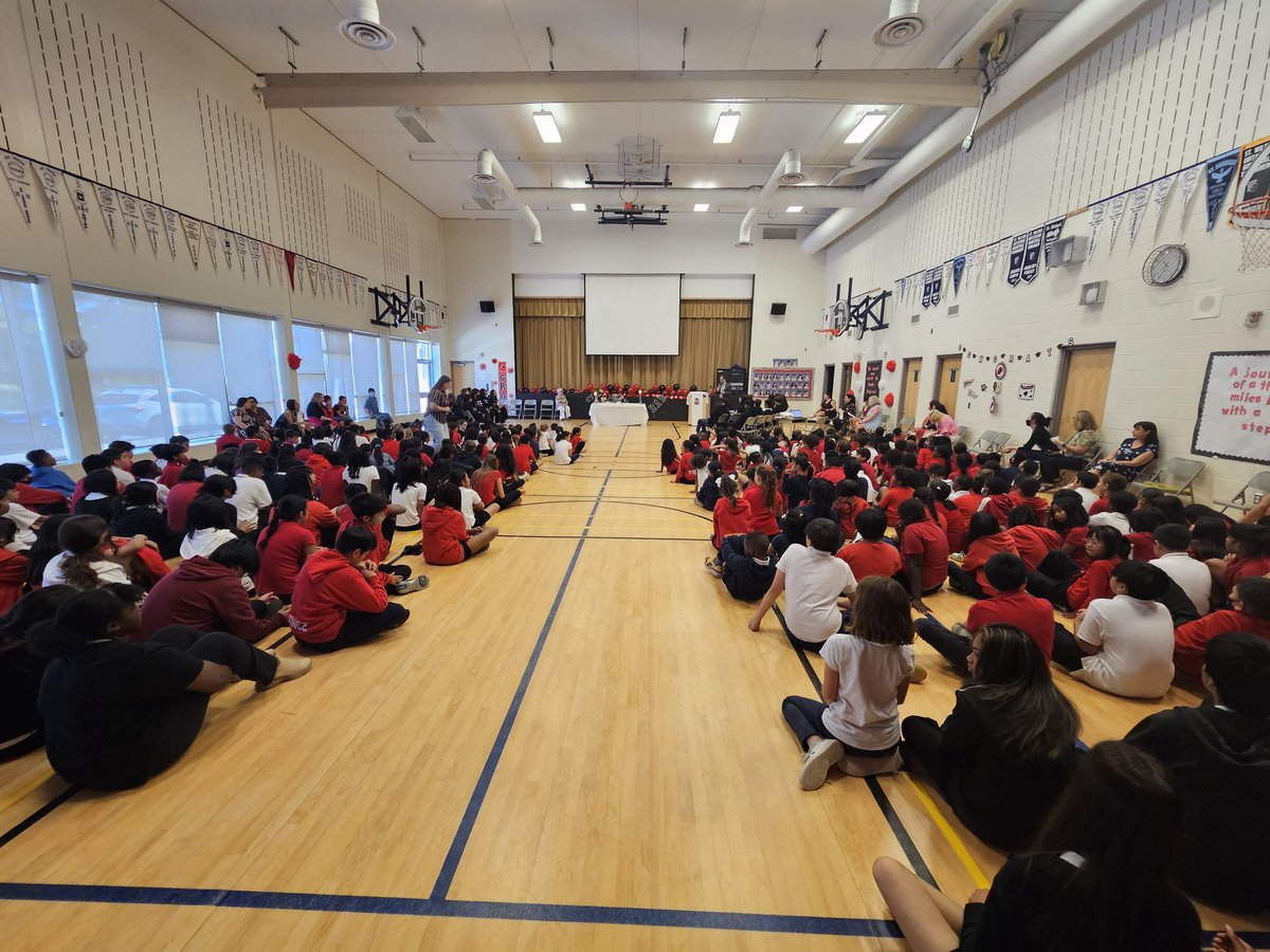 Nicholas_TCDSB's tweet image. Congratulations Ms. Muir on your Retirement, we will miss you..@TCDSB_PAguiar