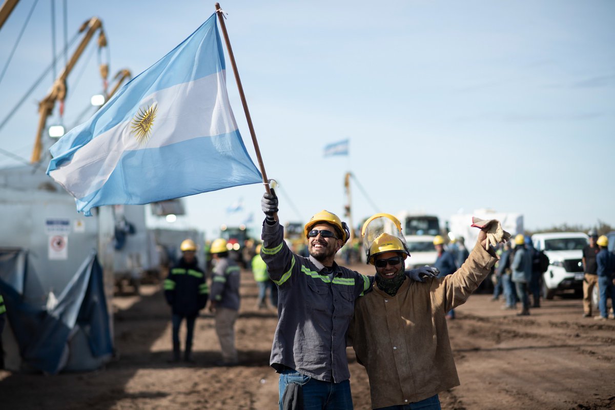 _Raul_Diaz's tweet photo. Comienza el llenado del Gasoducto Néstor Kirchner, la obra más importante de los últimos tiempos que dará vuelta la balanza energética y nos llevará a no necesitar importar  energia y a exportar para generar divisas.
Felicitaciones Sergio Massa y @FlaviaRoyon 
#CreoEnArgentina https://t.co/819ax97WyW