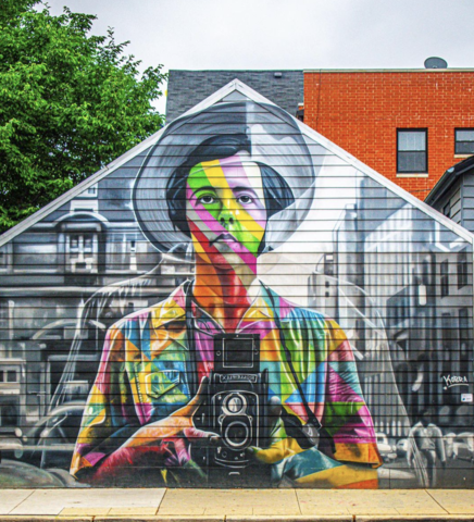 The #VivianMaier mural in Wicker Park was painted in 2017 by renowned Brazilian street artist, #EduardoKobra. Maier is known for her candid #streetphotography in #Chicago which was only discovered after her death in 2009. 📸 : depictingchicago via Instagram #Chicagoart #mural