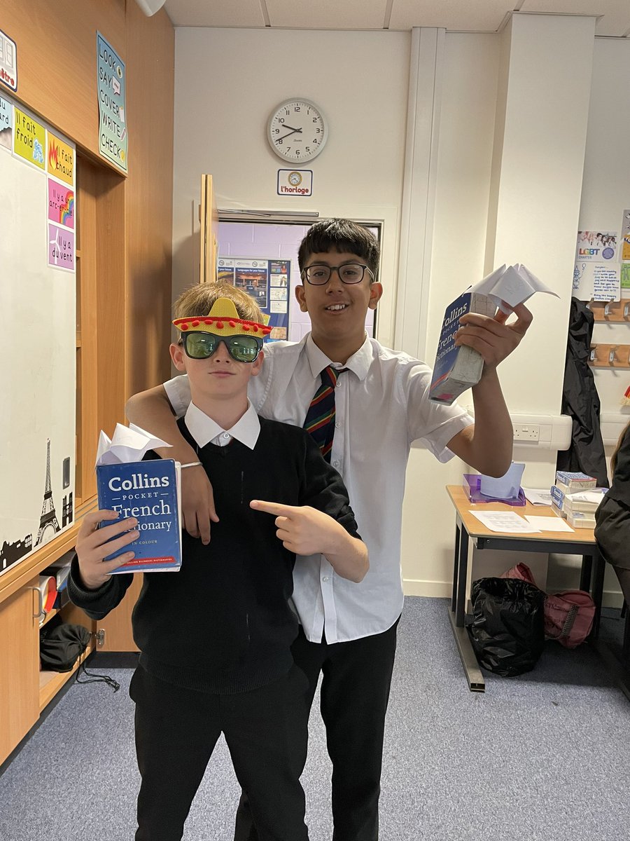 mrsmacfarlaneBA's tweet photo. Well done to my S3 classes today, practising their French personality adjectives and posing with essential props 😆🇫🇷 @bearsdenmfl https://t.co/bQCBQM59Qz