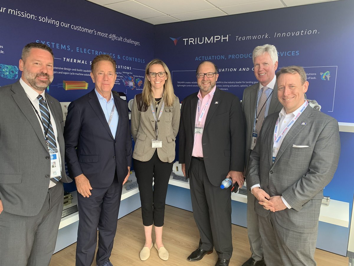 GovNedLamont's tweet image. Today at the 📍 #ParisAirShow.

Connecticut is a leader in the aerospace industry, and in order to maintain our superiority, we’re here to engage with the industry.

The goal is to bring more CT made products to the world and attract more global companies to do business in CT. ✈️