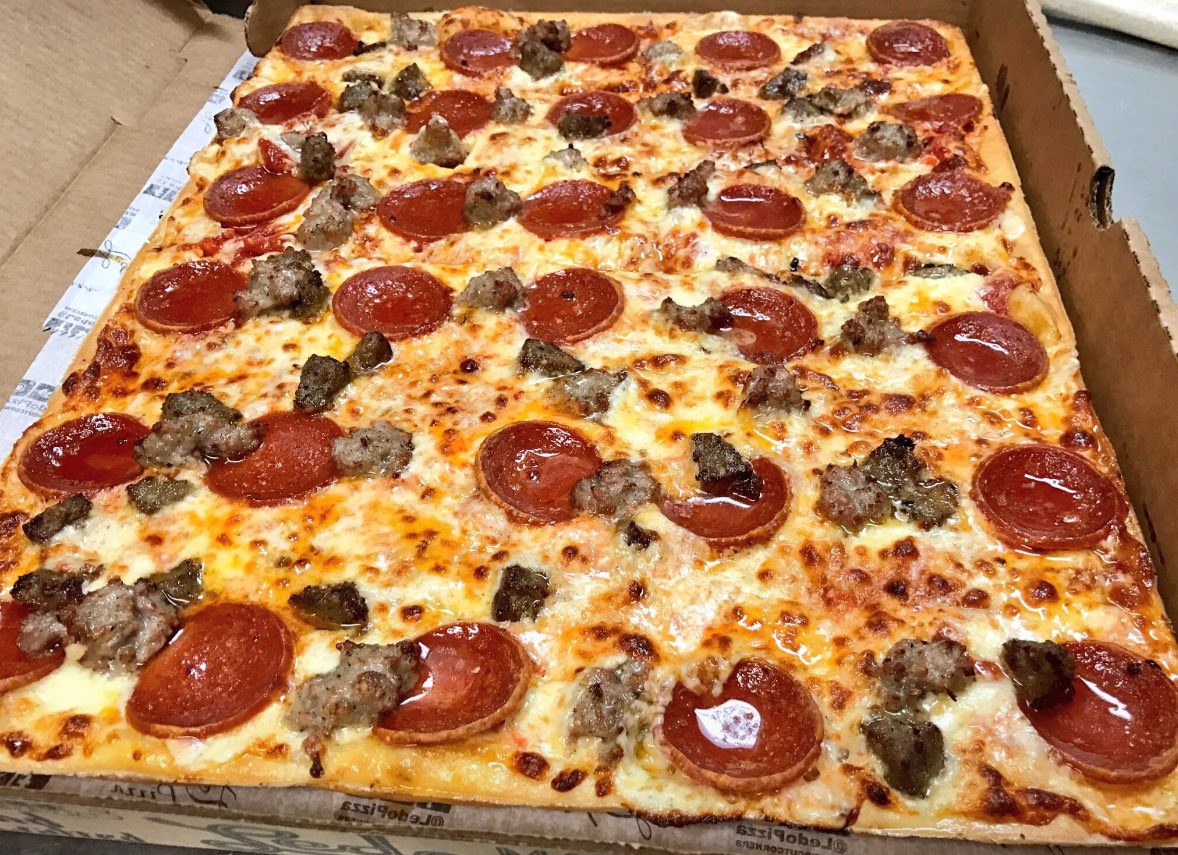 LedoPizza's tweet photo. 🔥  2x Points Tuesday GIVEAWAY 🔥

We are giving away a 
$50 #LedoPizza GIFT CARD

How to enter:
🔁 Retweet
1 winner picked 9pm 6/20/23

✨ Earn 2X Points on Tuesdays when Ordering Online with your My Ledo Rewards account!

📲 https://t.co/I8Dp83LNNS

Tuesdays for a Limited Time https://t.co/nLYDU1GO73