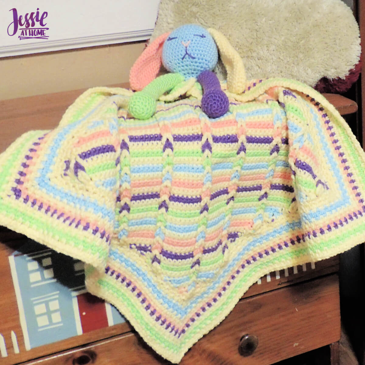 Today's Free #Crochet Pattern: Leo the Lovey by @Jessie_AtHome! crochetpatternsgalore.com/leo-the-lovey-… #crochetpattern #freepattern #crocheting