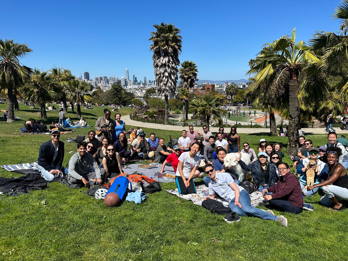 SAlbaNguyenMD's tweet photo. Had SUCH a great time celebrating Juneteenth and the transition of the academic year at the @UCSFRDC new intern welcome then R3 graduation dinner! They are all incredibly compassionate, fun, and dedicated physicians. The future is bright! https://t.co/k8SbkxWDUh