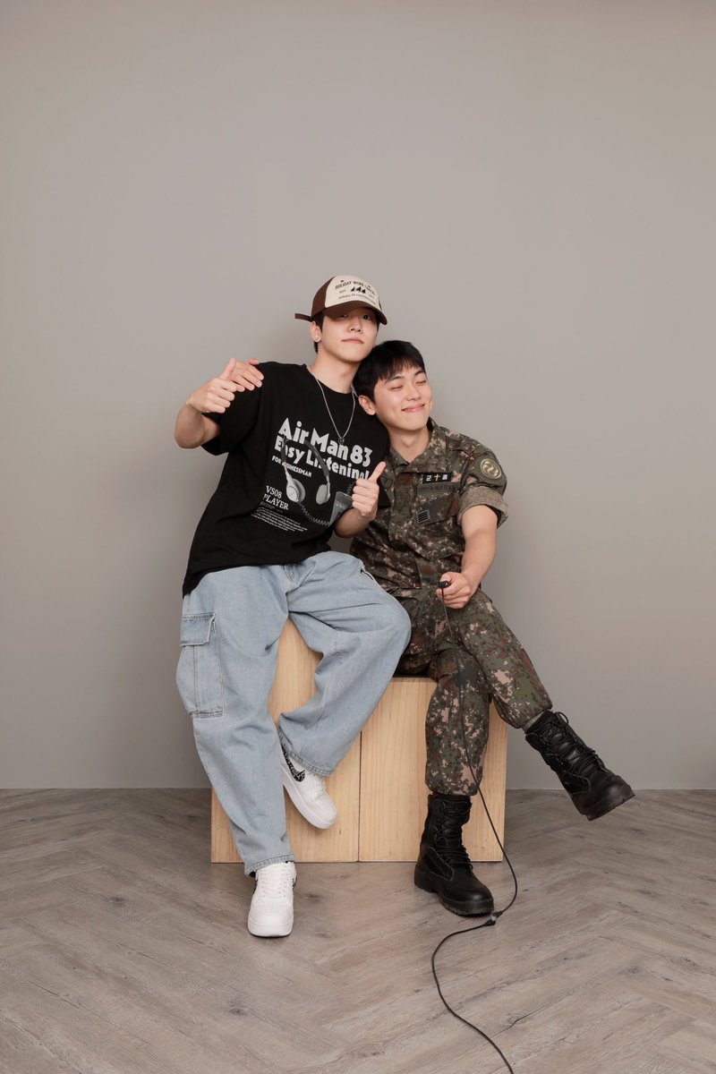ONF_offcl's tweet photo. Loading ONF...... (2/6)
■■□□□□

#온앤오프 #ONF
#엠케이 #MK #유 #U https://t.co/IaYBTA0jrf